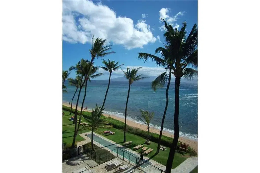 Mahana Resort 405 by RedAwning