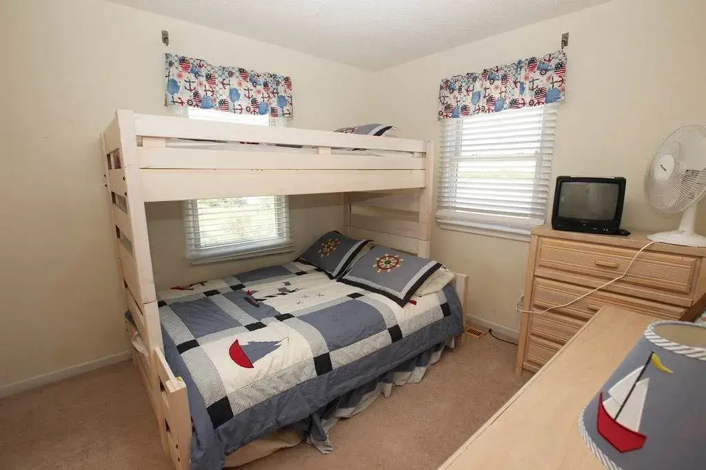 Dolphin Watch - 4 Br Home