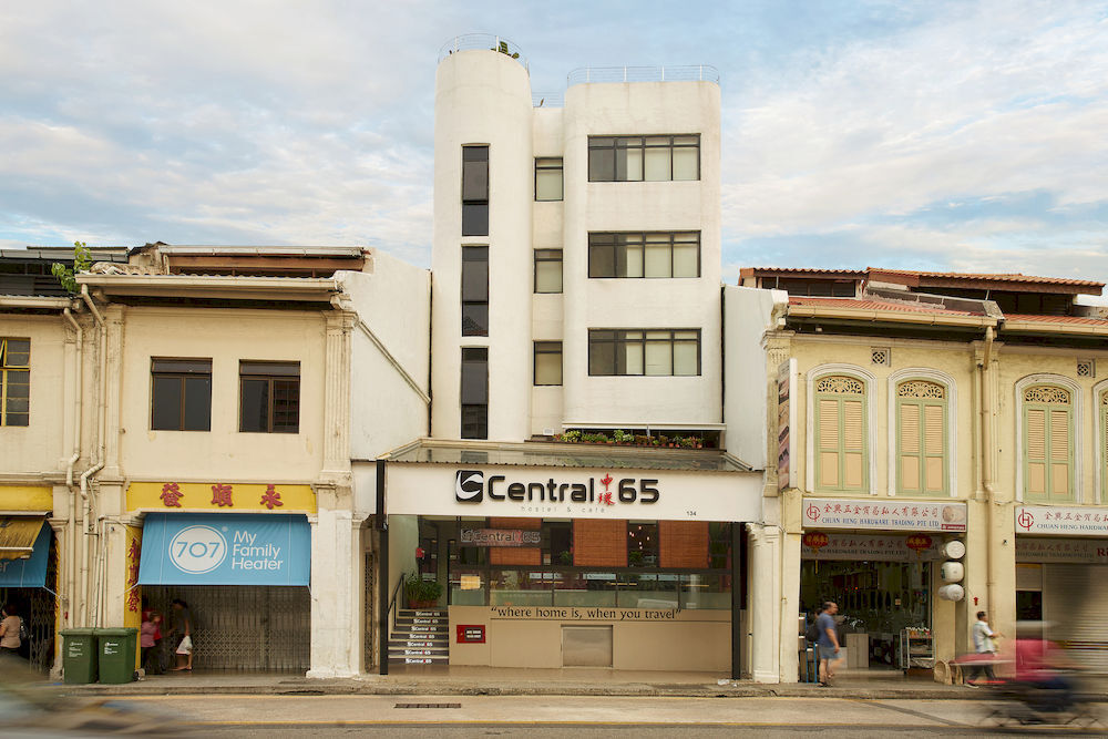 Central 65 Hostel & Cafe