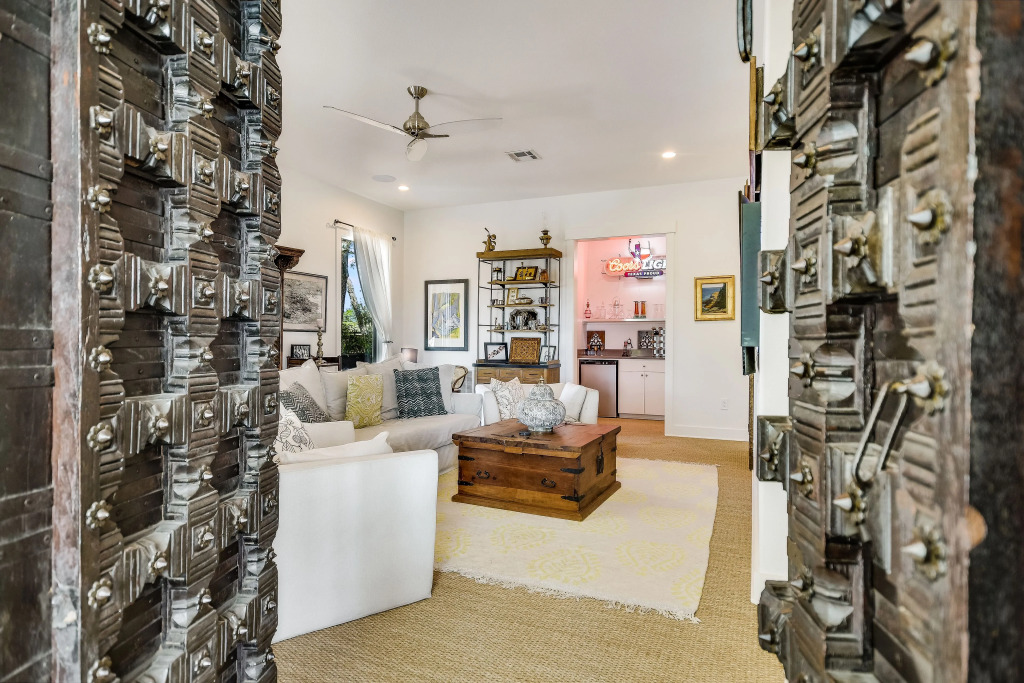 The Arrive Clifftop Estate 5 Bedrooms 5.5 Bathrooms Home