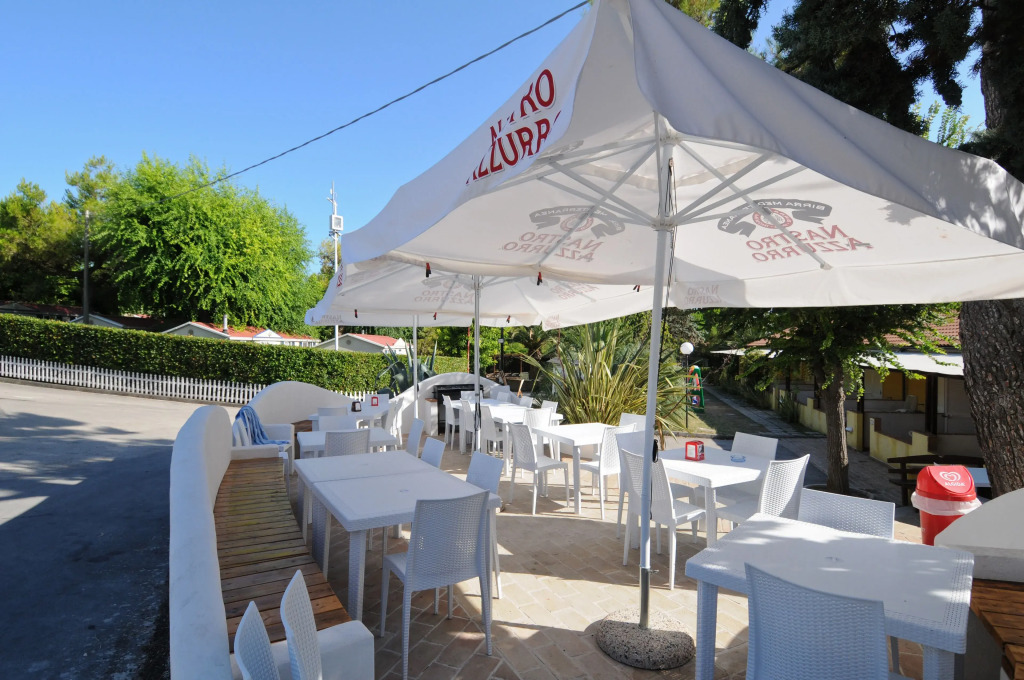 Green Garden Village con piscina, spiaggia riservata e parcheggio