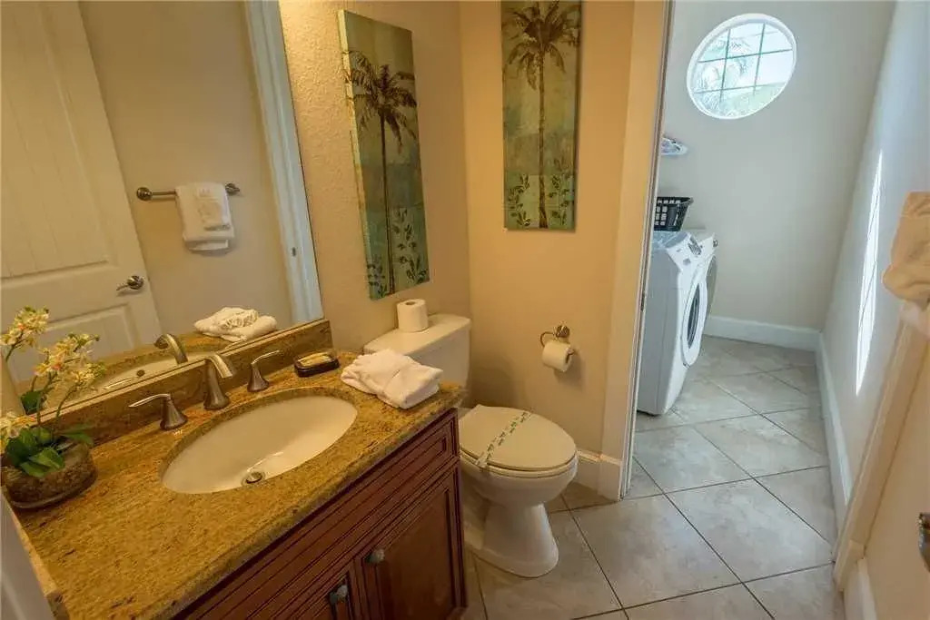 South Seas Apartment 6