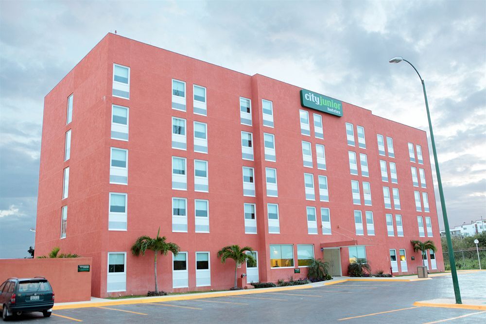 City Express Junior Cancun