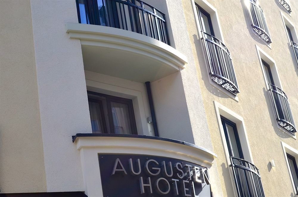 Augusten Hotel