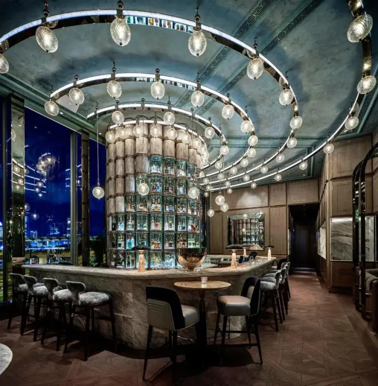 Four Seasons Hotel Hong Kong