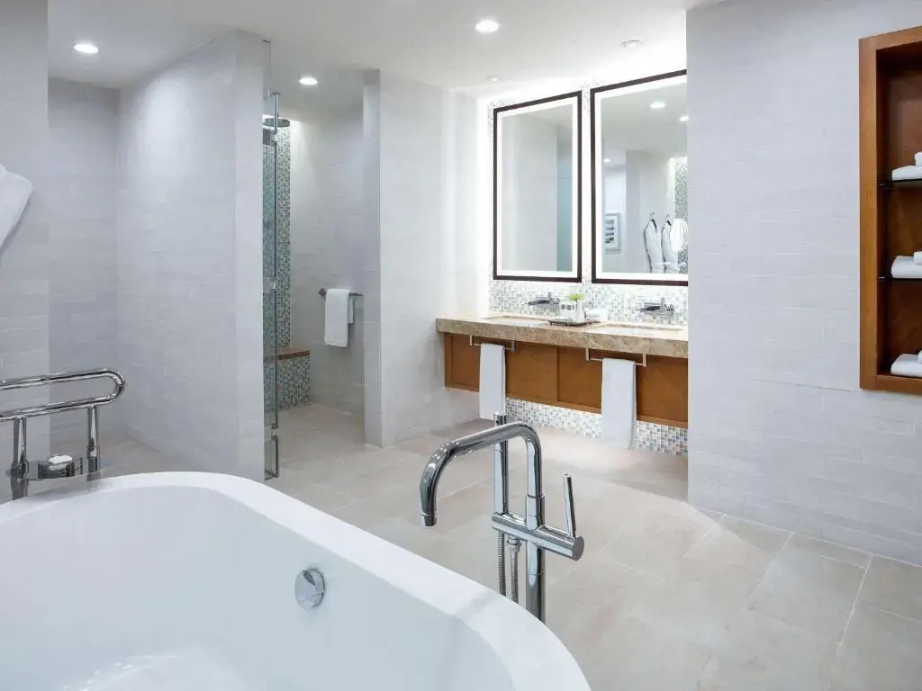 Отель Swissotel Al Ghurair