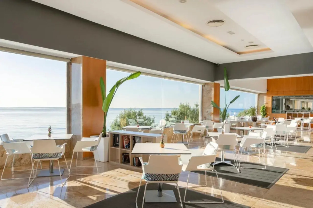 Отель Suites del Mar By Melia