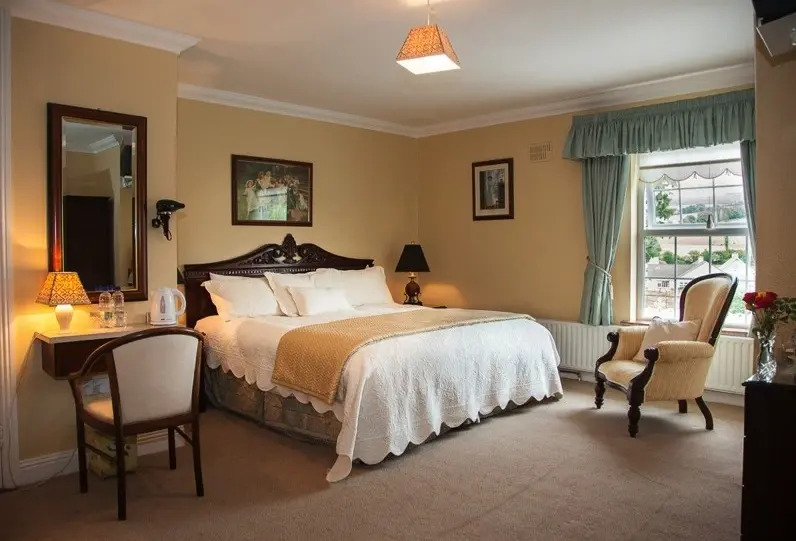 Rossmore Manor