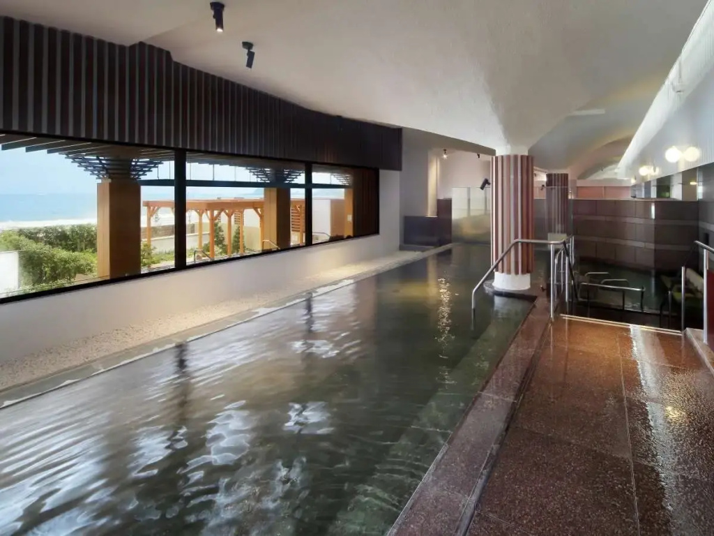 Kamogawa Grand Hotel