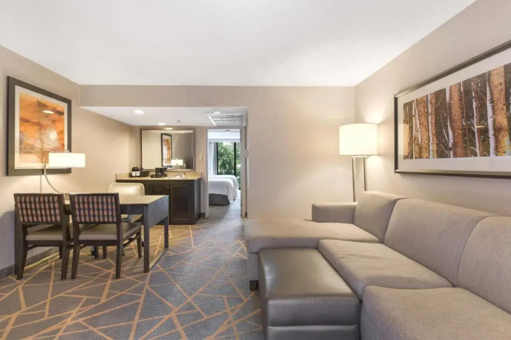 Embassy Suites by Hilton Denver Tech Center North