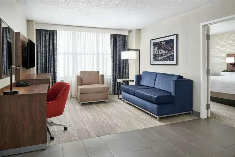 Hampton Inn & Suites Chicago-Downtown