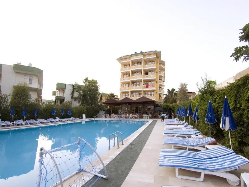 Happy Dreams Beach Hotel