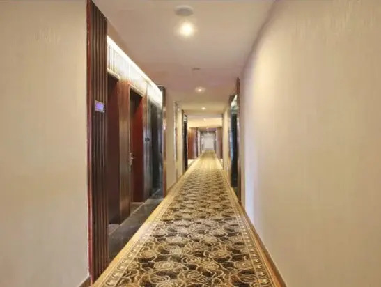 H Boutique Hotel (Dongguan Fenggang Xingao Shopping Plaza)