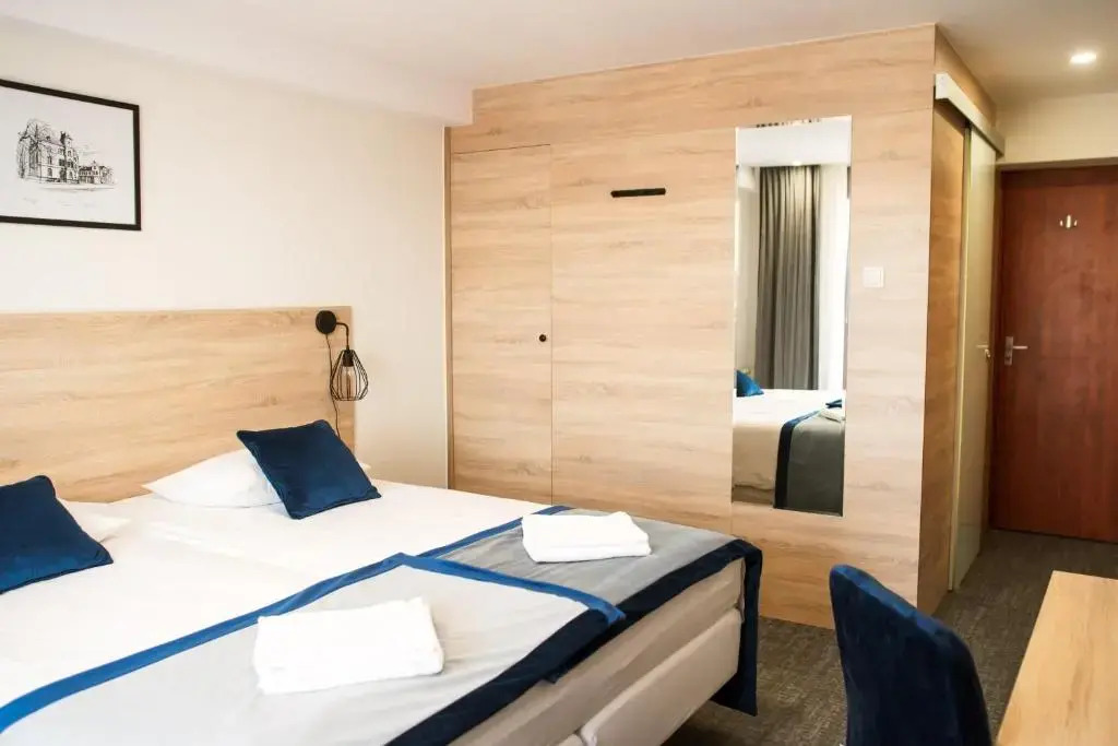 Gold Hotel