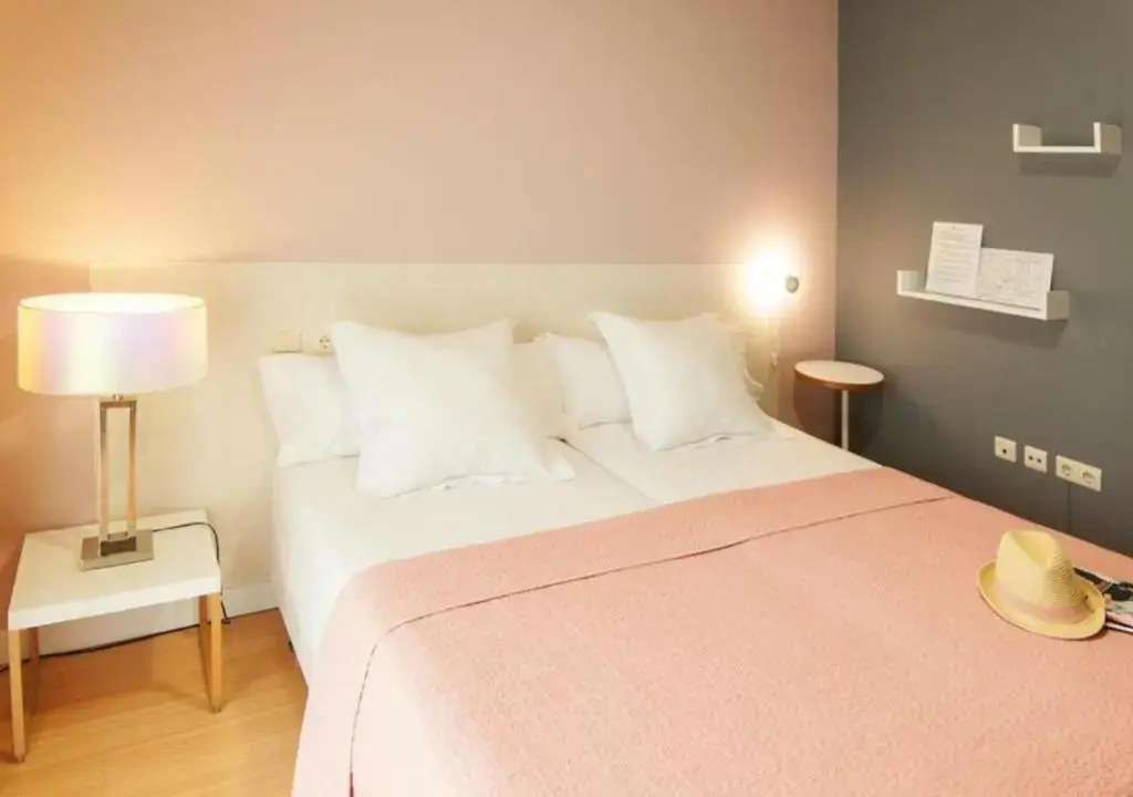 BYPILLOW Villa Lorena Adults Recommended