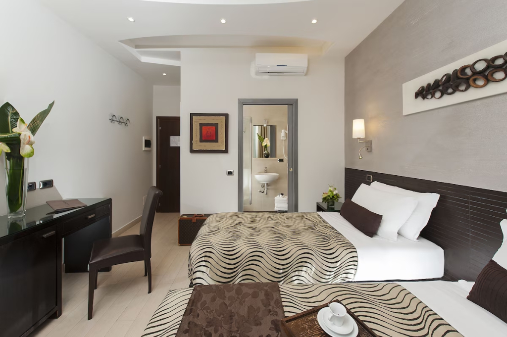 Daphne Suites
