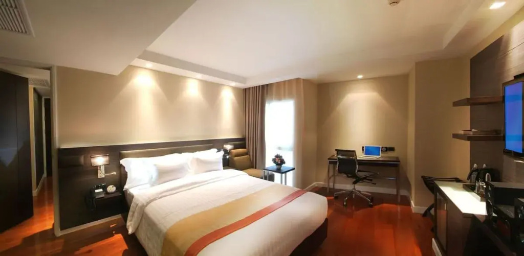 Amora NeoLuxe Suites Hotel