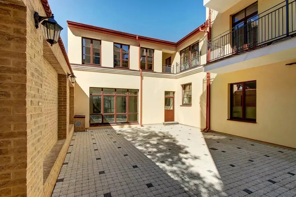 Odminiu Square Apartment
