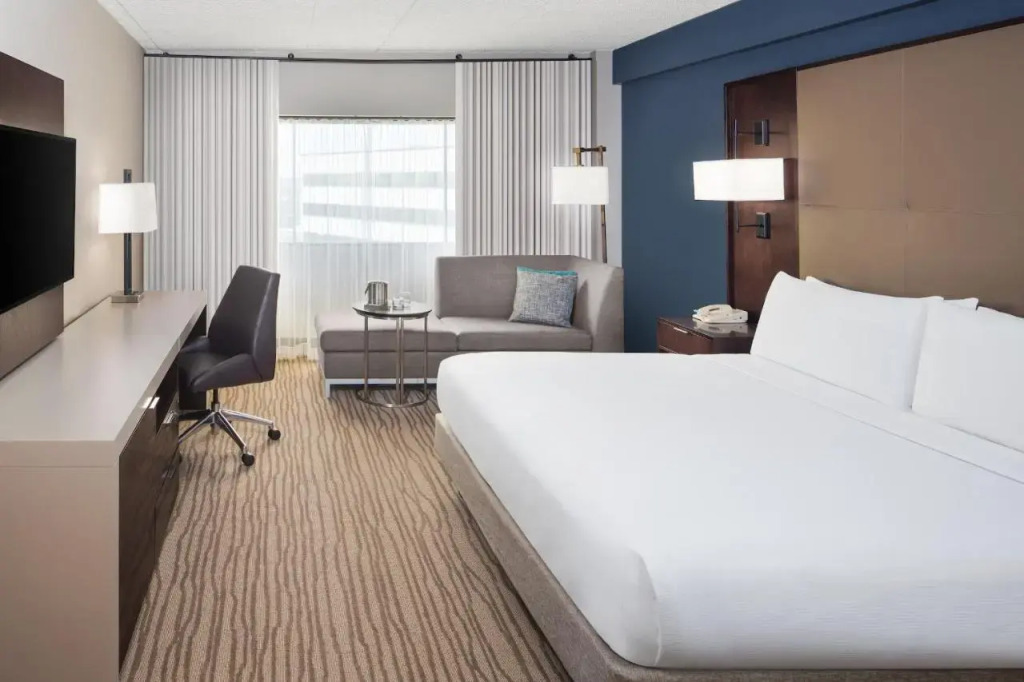 DoubleTree by Hilton Hotel Newark Airport
