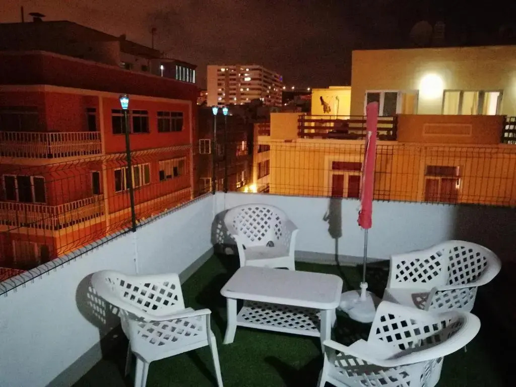 Alcaravaneras Hostel