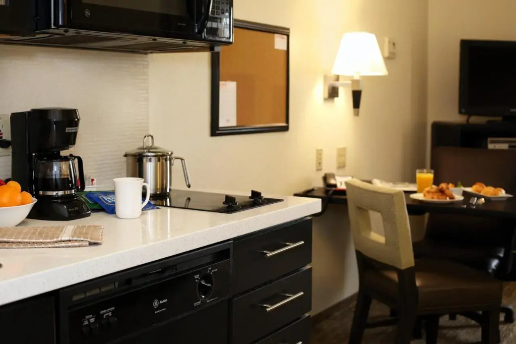Candlewood Suites East Lansing by IHG