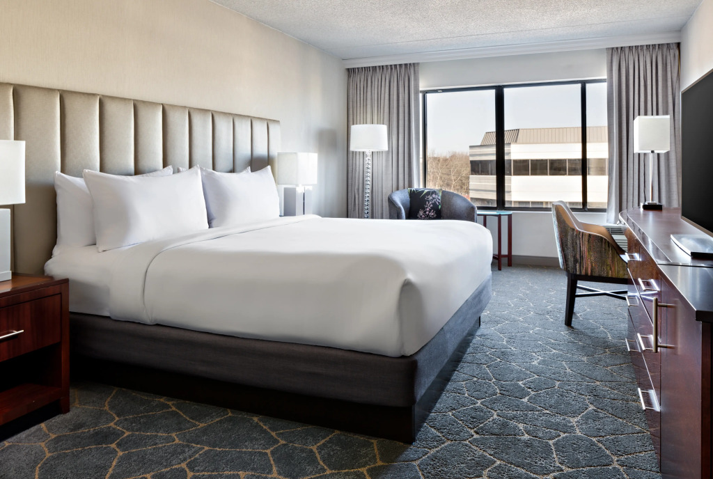 DoubleTree by Hilton Fairfield Hotel & Suites
