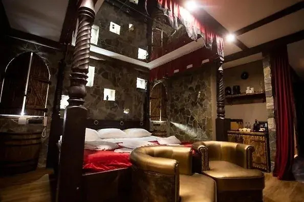 Red Room Hotel