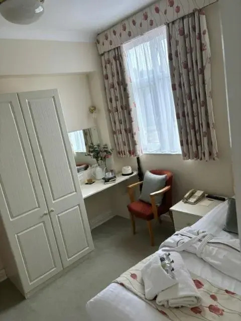 Redcliffe Hotel