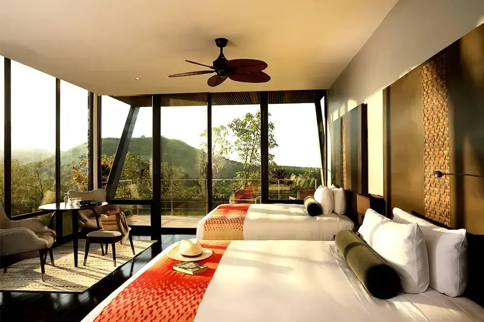 Pikaia Lodge