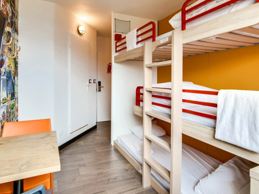 HotelF1 Bourges Le Subdray