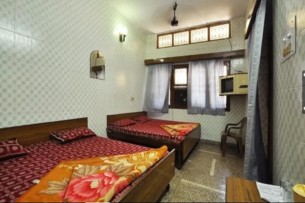 Hotel Embassy