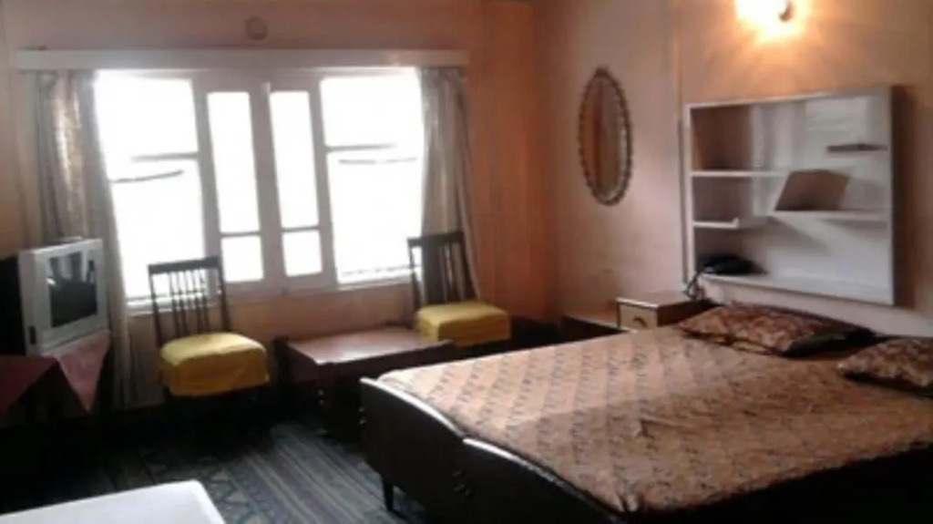 Vasundra Guest House