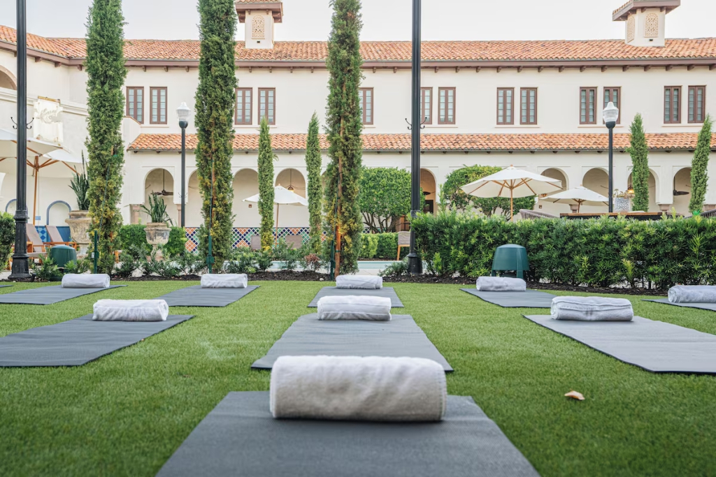 Отель Cloister at The Boca Raton