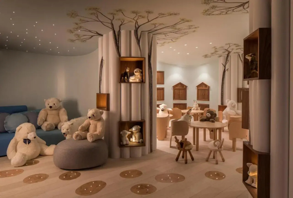 Отель Four Seasons Hotel Megeve