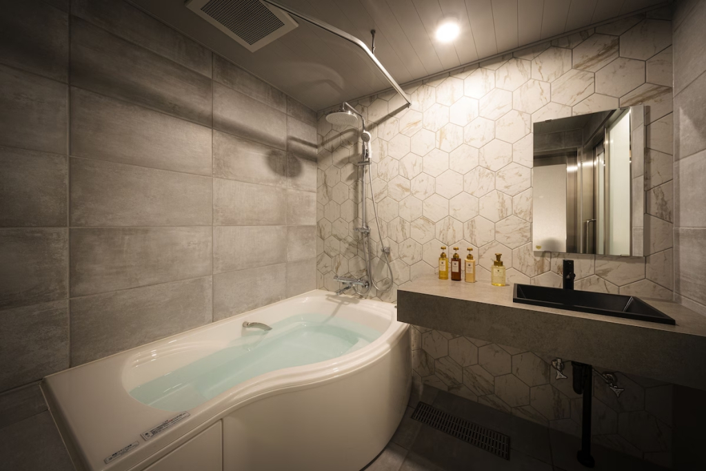 R Hotel Namba South
