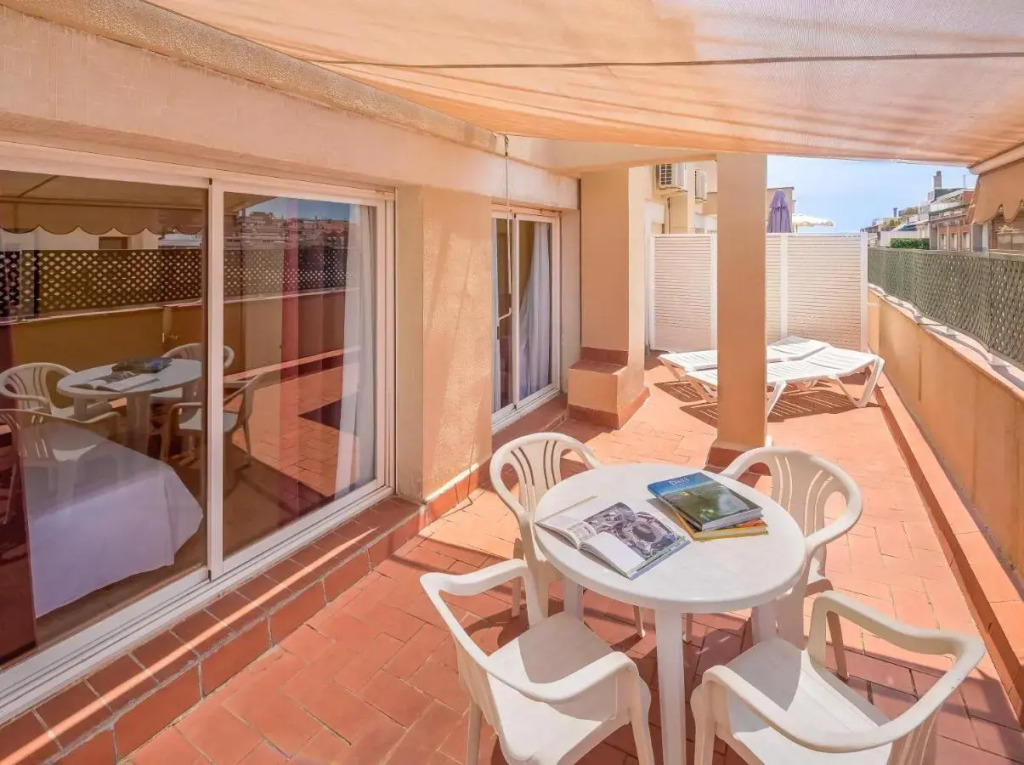 Aparthotel Bertrán