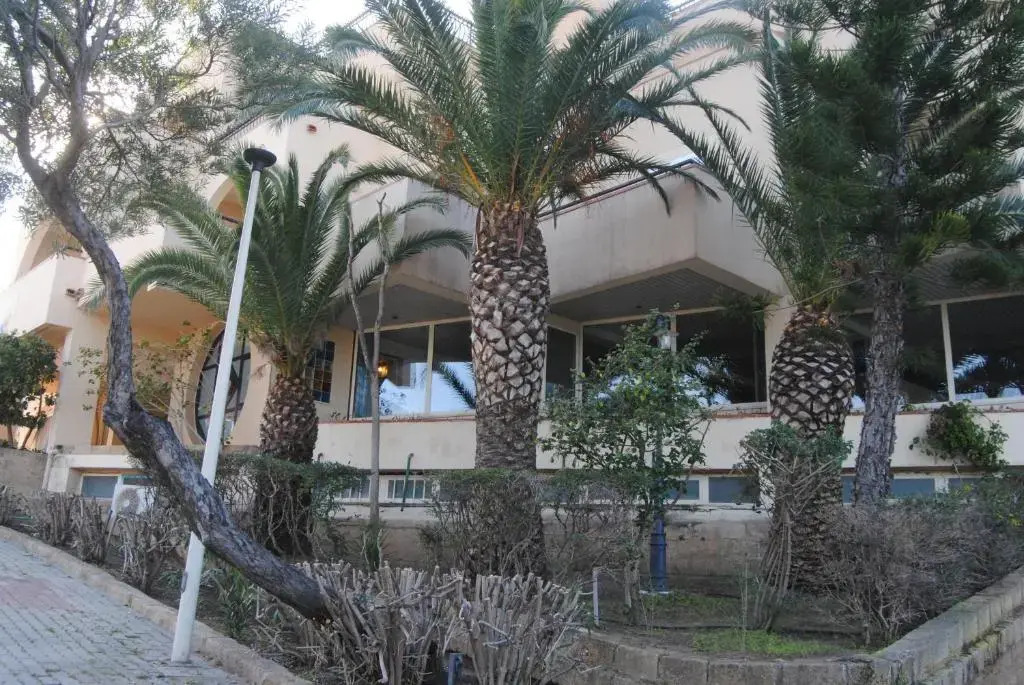 Helios Hotel