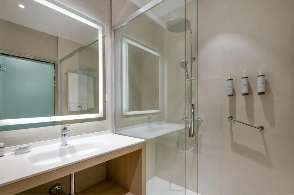 Отель AC Som by Marriott