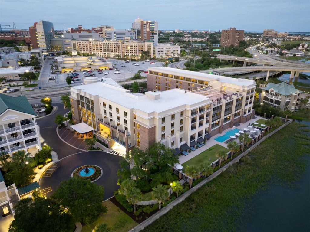 Hilton Garden Inn Charleston Waterfront/Downtown