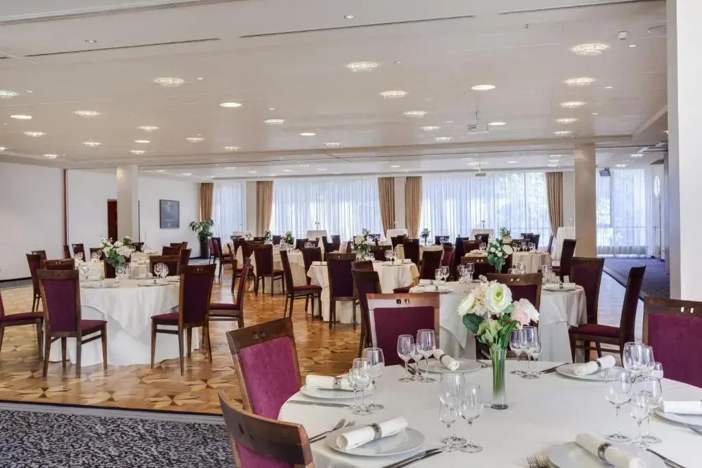 Отель Vilnius Park Plaza