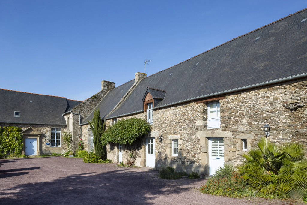 La Metairie du Vauhariot - Cottages de Caractère Vue Mer - Terrasse & Piscine Intérieure Chauffée