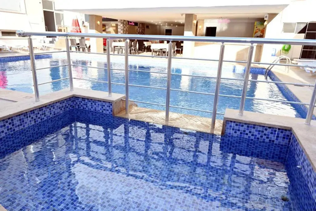 ROXX ROYAL HOTEL