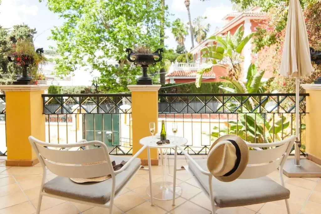BYPILLOW Villa Lorena Adults Recommended