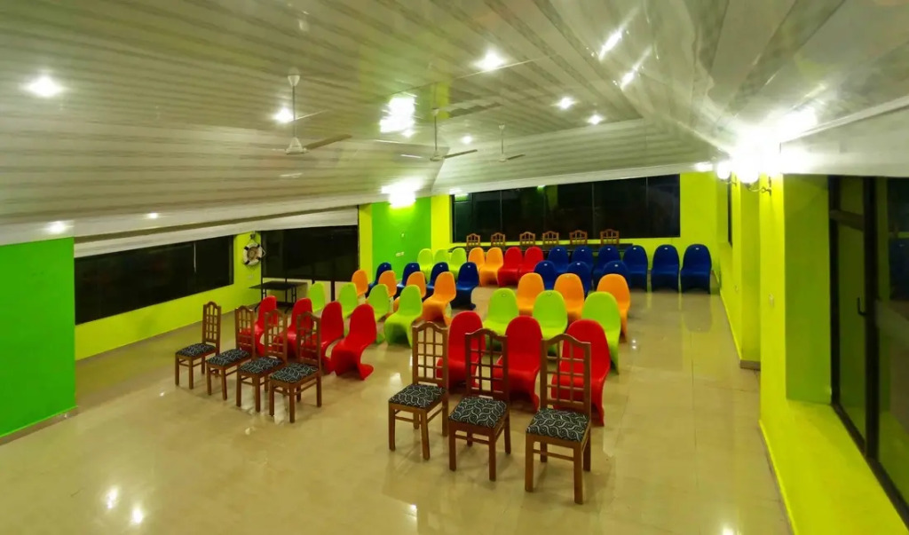 Emarald Wyte Mist Resort