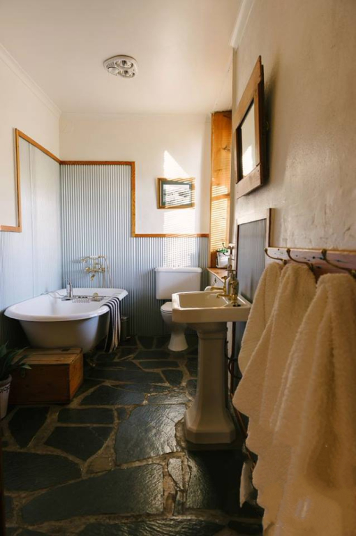 Sea and Vines Cottage