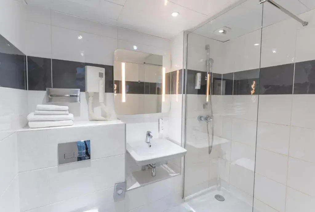 Отель Inn Design Paris Saint Quentin