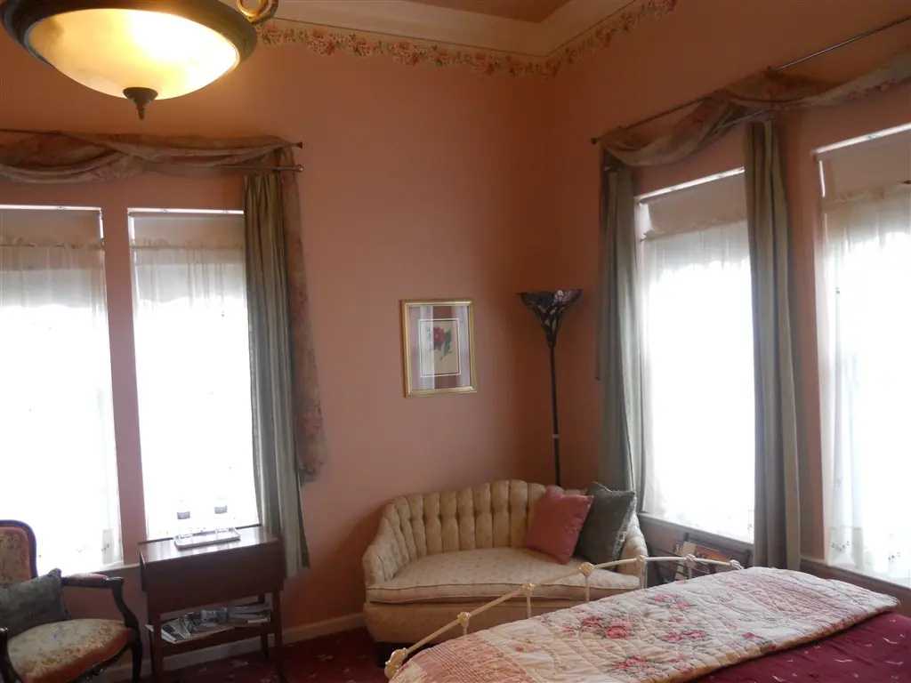 Pescadero Creek Inn