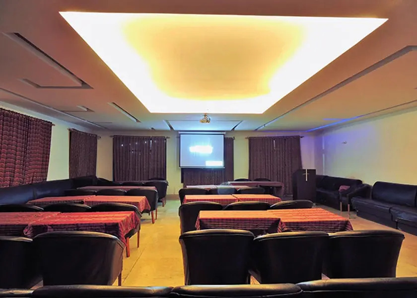 Hotel Travellers Paradise Naukuchiatal