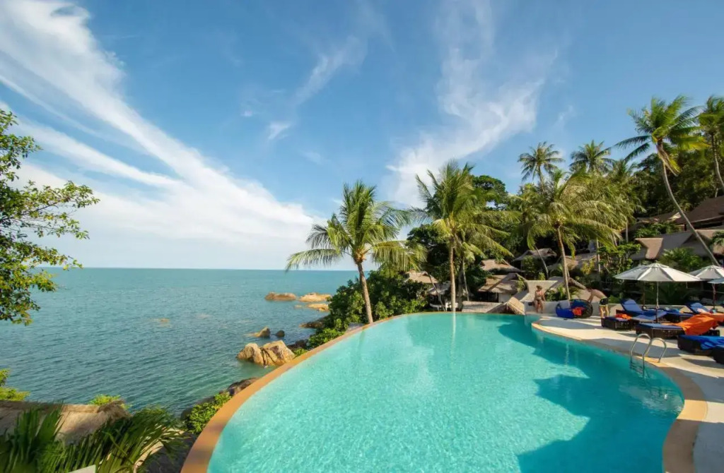 Coral Cliff Beach Resort Samui - SHA Plus