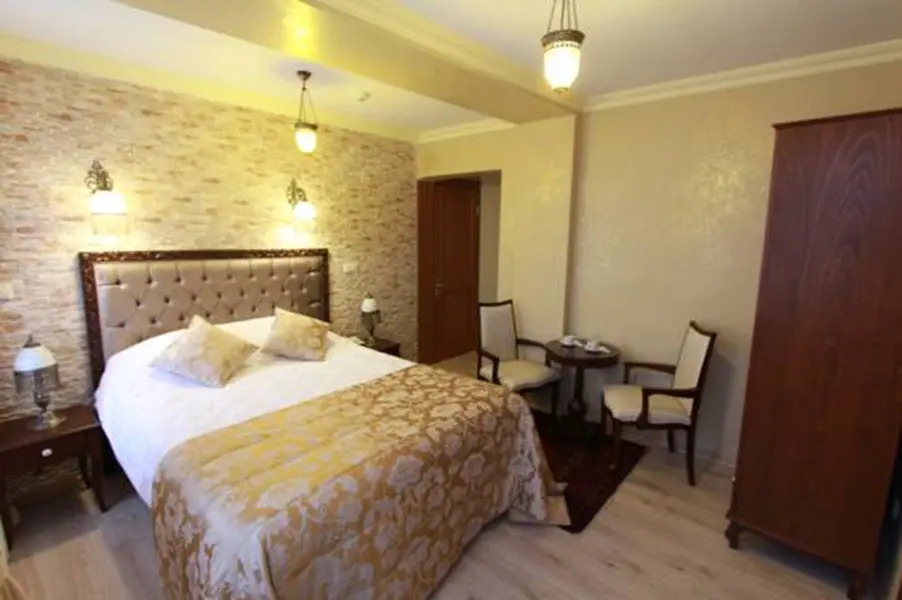 Rosso Hotel